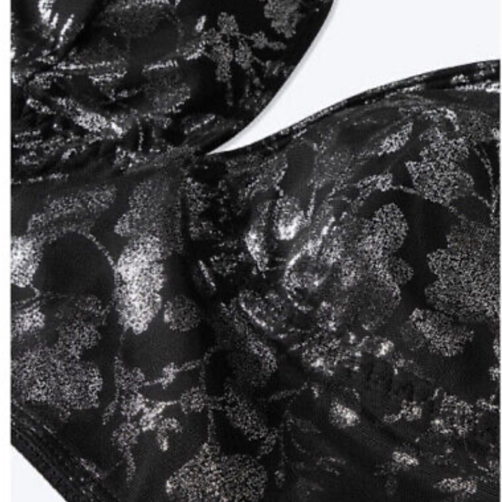 NWT Victoria’s Secret PINK Black/Silver Metallic Floral Plunge Bralette size M - Picture 3 of 10